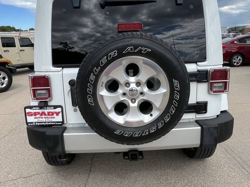 Used 2011 Jeep Wrangler Unlimited Sahara w/ Dual Top Group AWD/4WD image 8
