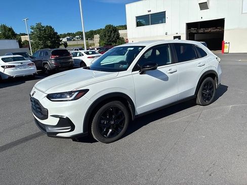 Used 2023 Honda HR-V Sport image 16