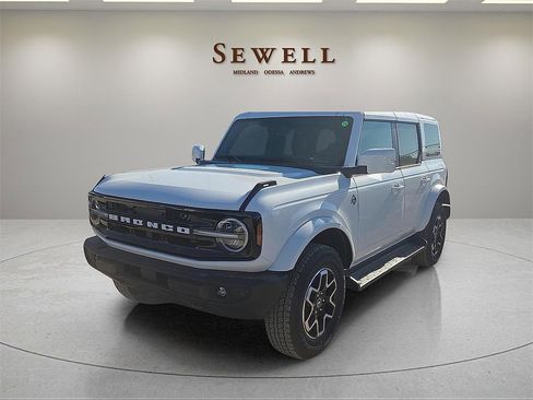 New 2025 Ford Bronco Outer Banks image 1