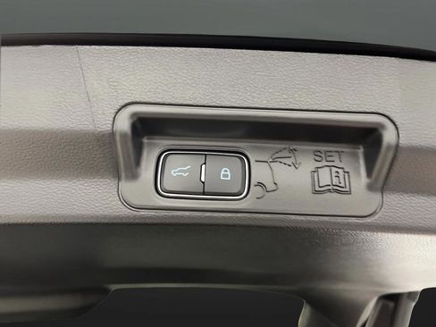 Used 2025 Ford Explorer ST-Line image 15