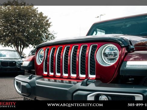 Used 2021 Jeep Gladiator Overland w/ Popular Equipment Package AWD/4WD image 10