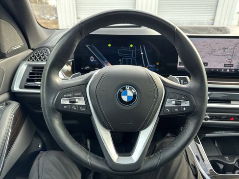 Used 2024 BMW X5 xDrive50e image 17