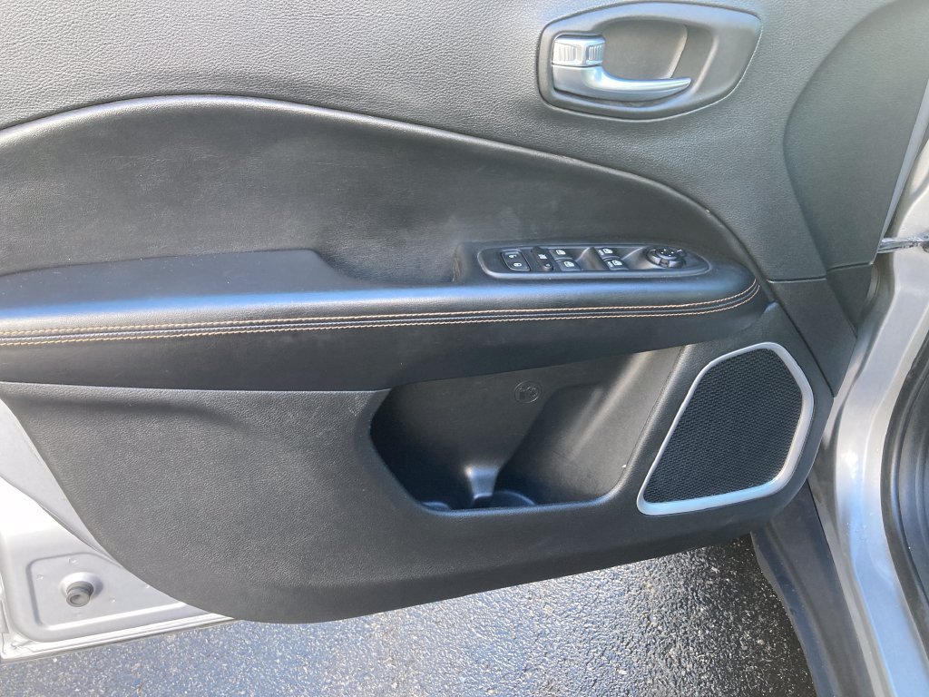 Used 2019 Jeep Compass Limited w/ Safety & Security Group AWD/4WD image 13