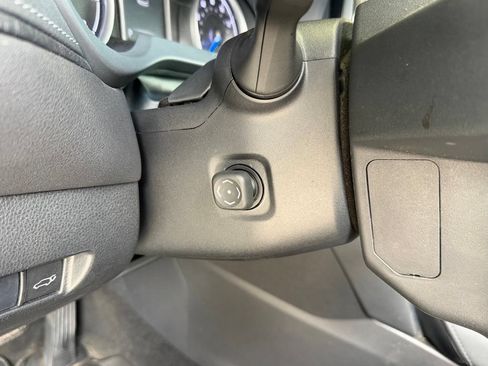 Used 2021 Toyota Venza LE w/ Carpet Mat Package (TMS) AWD/4WD image 22