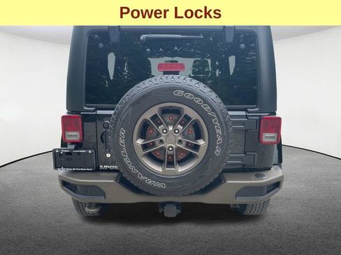 Used 2017 Jeep Wrangler Unlimited Sahara AWD/4WD image 10