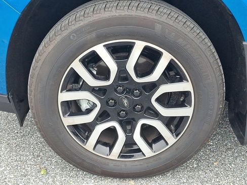 Used 2022 Ford Maverick Lariat w/ Lariat Luxury Package image 9