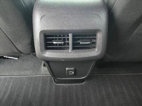 Used 2022 Chevrolet Equinox LT FWD image 17