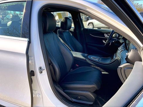 Used 2022 Mercedes-Benz E 350 4MATIC Sedan image 11