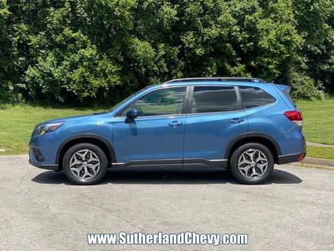 Used 2023 Subaru Forester Premium AWD/4WD image 4