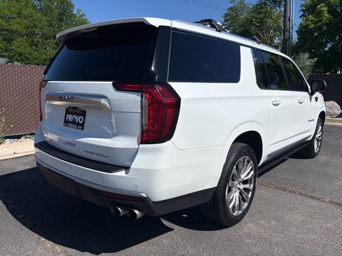 Used 2021 GMC Yukon XL Denali w/ Denali Premium Package AWD/4WD image 5