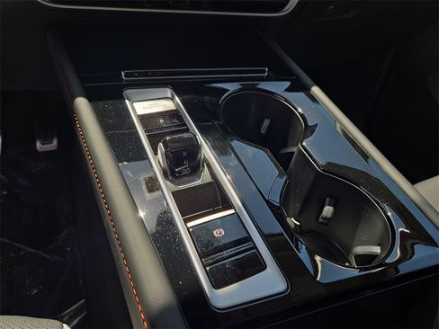 New 2025 Volkswagen Atlas Peak Edition SE image 24