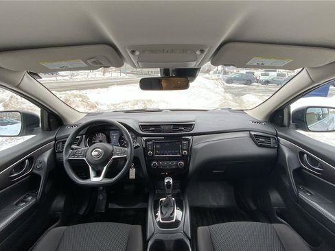 Used 2020 Nissan Rogue Sport S image 31