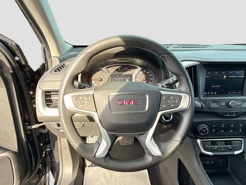 Used 2022 GMC Terrain SLE image 12