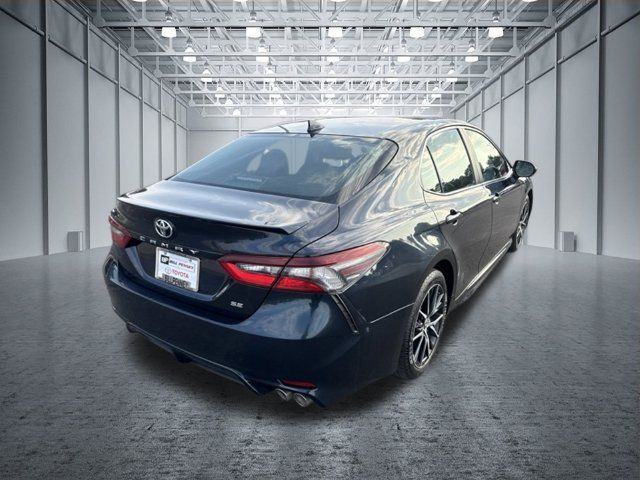 Used 2021 Toyota Camry SE FWD image 5