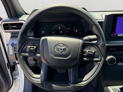 Certified 2026 Toyota Tacoma SR5 AWD/4WD image 18