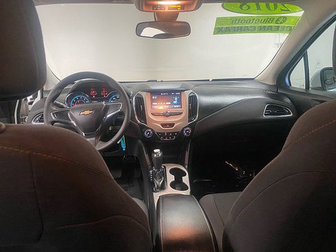 Used 2018 Chevrolet Cruze LS image 22