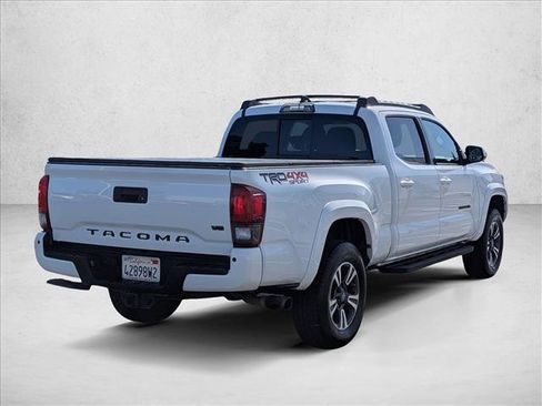 Used 2019 Toyota Tacoma TRD Sport w/ Technology Package AWD/4WD image 5