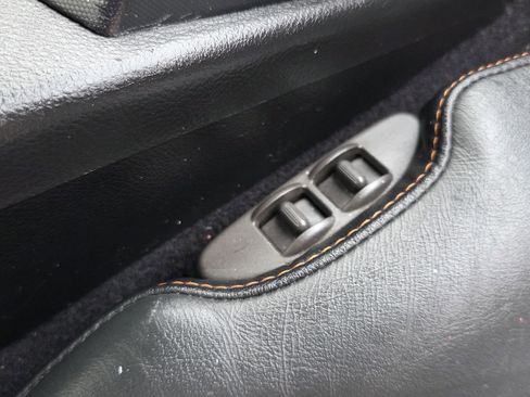 Used 2005 Nissan 350Z Touring image 32