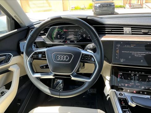 Used 2024 Audi Q8 e-tron Premium Plus w/ Premium Plus Package AWD/4WD image 8