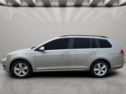 Used 2015 Volkswagen Golf TDI S FWD image 2