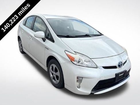Used 2014 Toyota Prius Three FWD image 2