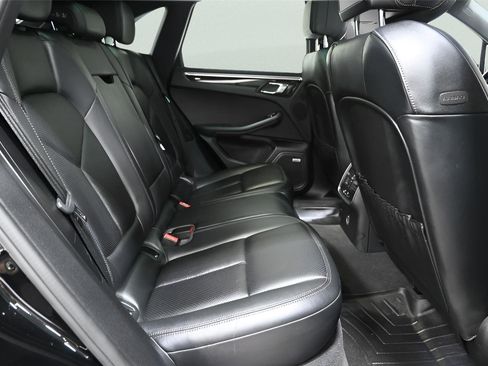 Used 2019 Porsche Macan S AWD/4WD image 17