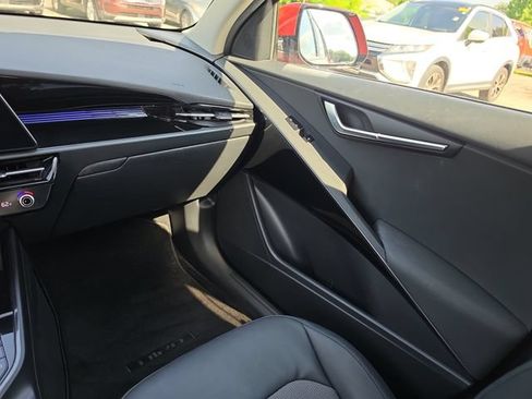 Certified 2024 Kia Niro Wind FWD image 10