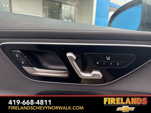 Used 2023 Mercedes-Benz GLC 300 4MATIC image 12