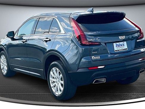 Used 2021 Cadillac XT4 Luxury w/ Cold Weather Package image 4