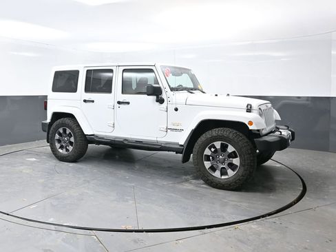 Used 2013 Jeep Wrangler Unlimited Sahara w/ Connectivity Group image 3