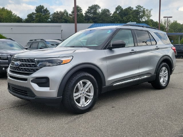 Used 2024 Ford Explorer XLT RWD image 3