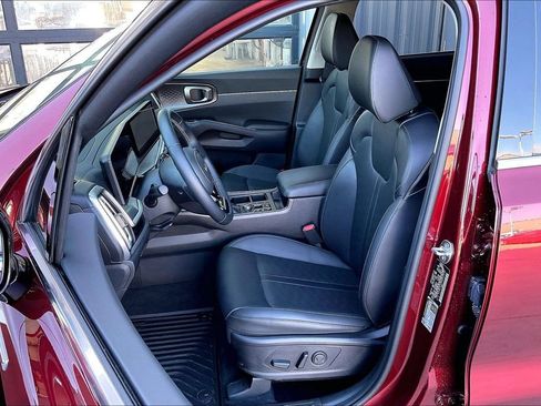 Used 2025 Kia Sorento S AWD/4WD image 25
