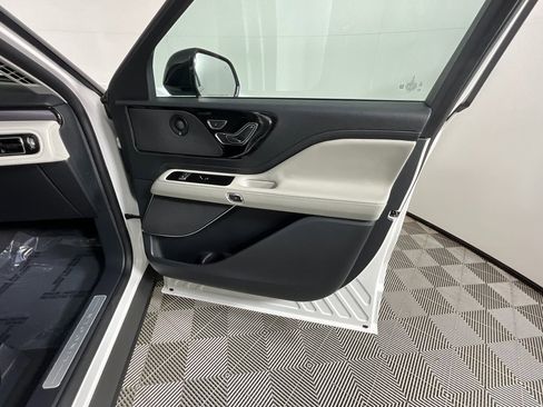 Used 2025 Lincoln Aviator 2WD w/ Equipment Group 101A image 25