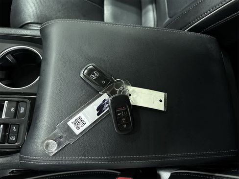 Used 2024 Honda Pilot Elite image 37