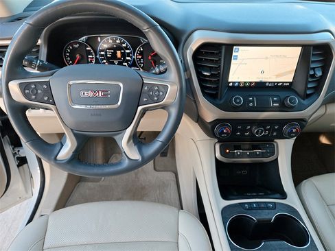 Used 2023 GMC Acadia Denali image 13