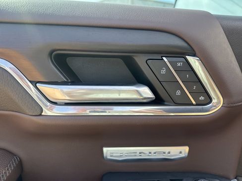 Used 2024 GMC Sierra 1500 Denali w/ Technology Package image 18
