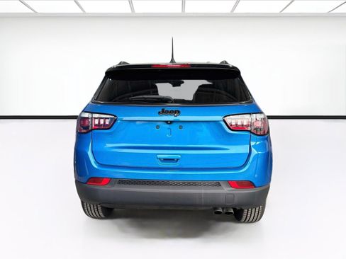 Used 2021 Jeep Compass Latitude FWD image 5