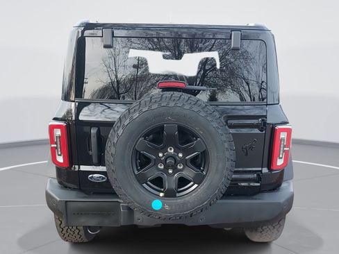 New 2025 Ford Bronco Outer Banks w/ Black Appearance Package image 6