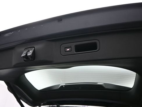 Used 2025 Honda Pilot Elite image 18