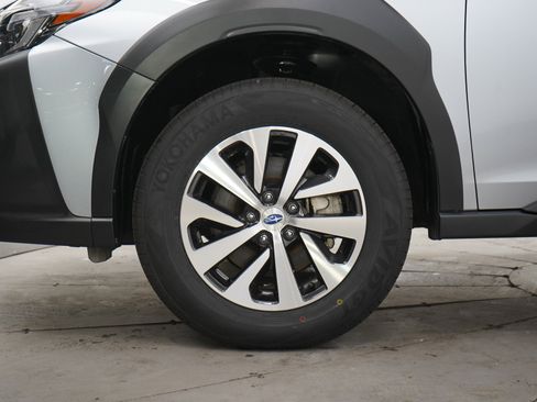 Used 2025 Subaru Outback Premium AWD/4WD image 29