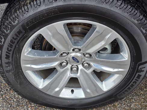 Used 2018 Ford F150 Platinum w/ Equipment Group 701A Luxury image 69