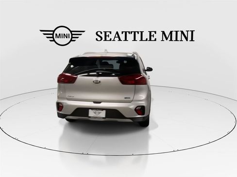 Used 2020 Kia Niro EX FWD image 10