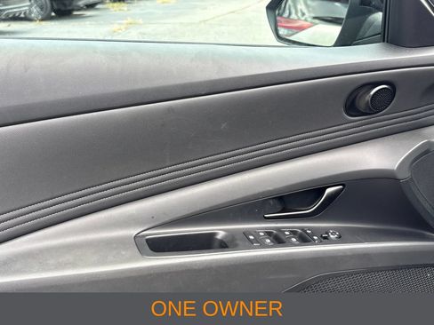 Used 2025 Hyundai Elantra Sport FWD image 3