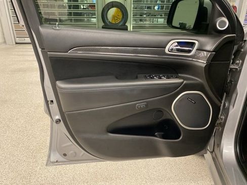 Used 2020 Jeep Grand Cherokee SRT image 30