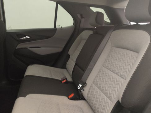 Used 2022 Chevrolet Equinox LS AWD/4WD image 18