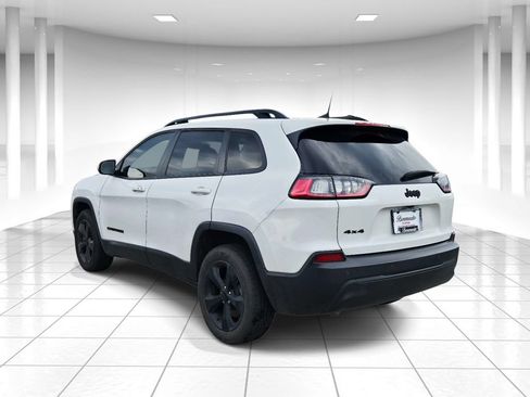 Used 2019 Jeep Cherokee Latitude Plus AWD/4WD image 5