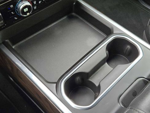 Certified 2025 GMC Sierra 2500 SLT w/ SLT Convenience Package image 21