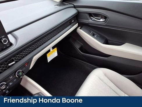 Used 2025 Honda Accord SE image 22