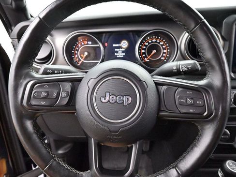 Used 2021 Jeep Gladiator Sport AWD/4WD image 16
