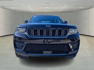 New 2025 Jeep Grand Cherokee Laredo X w/ Luxury Tech Group I video 2